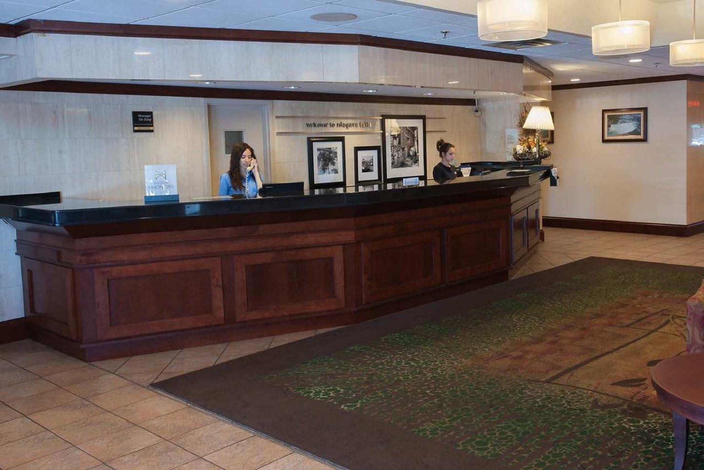 Ramada By Wyndham Niagara Falls By The River מראה חיצוני תמונה