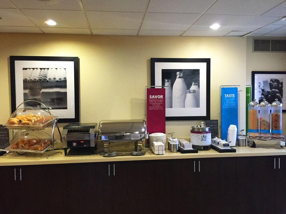 Ramada By Wyndham Niagara Falls By The River מראה חיצוני תמונה