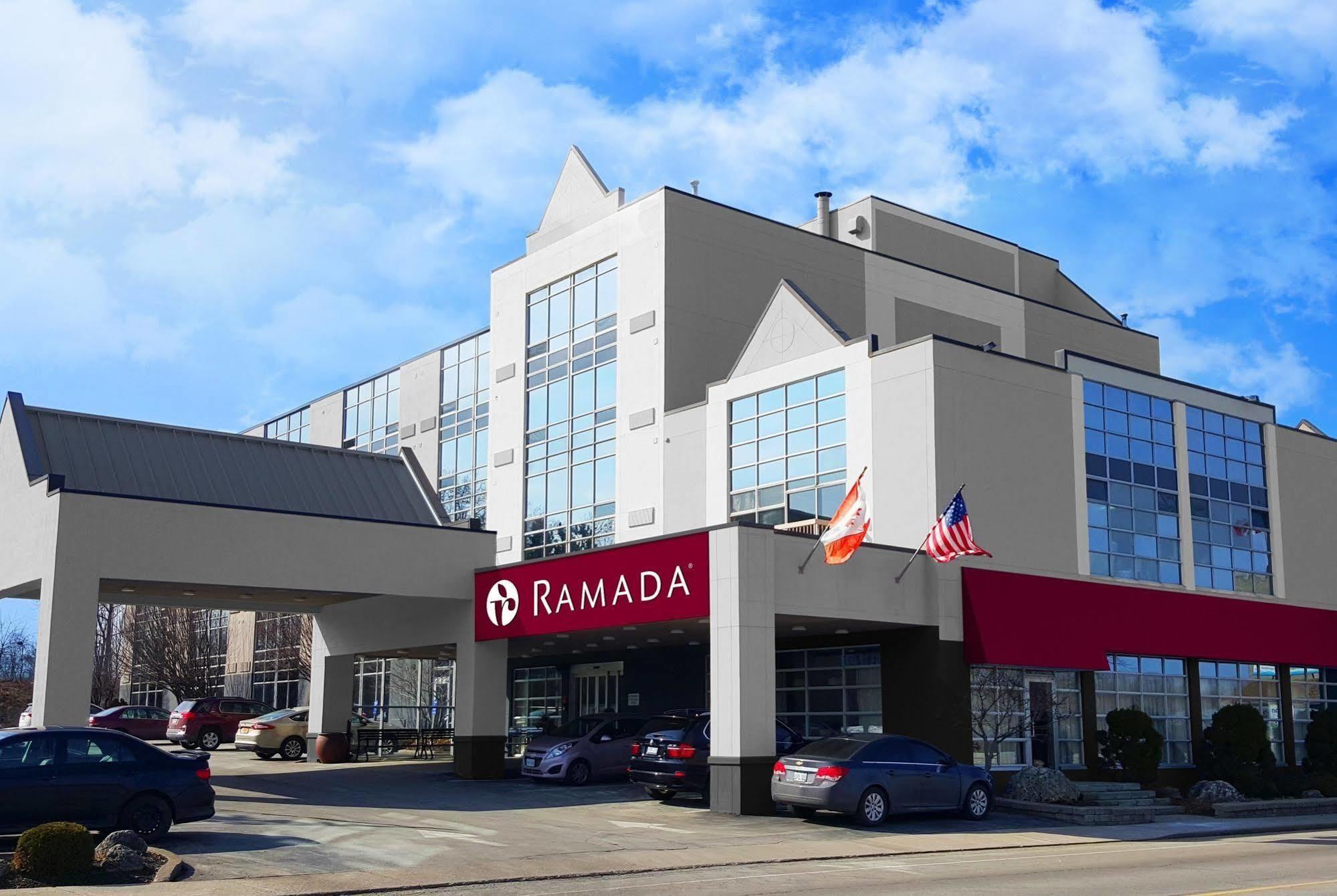 Ramada By Wyndham Niagara Falls By The River מראה חיצוני תמונה