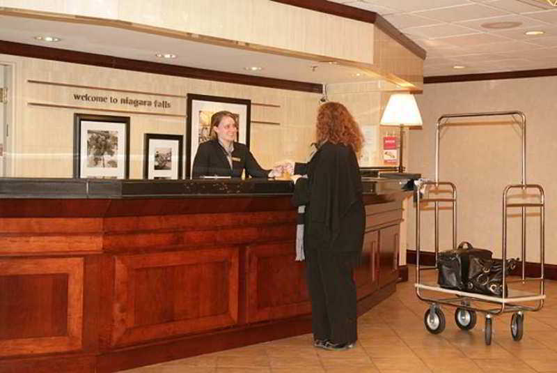 Ramada By Wyndham Niagara Falls By The River מראה פנימי תמונה